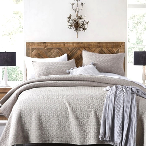 Other - HOME FURNISHINGS TAUPE BEIGE KING SIZE 3 PIECE QUILT & PILLOW SHAMS SET NWT